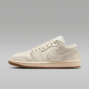 Эмэгтэй загварын Air Jordan 1 Low SE спорт гутал