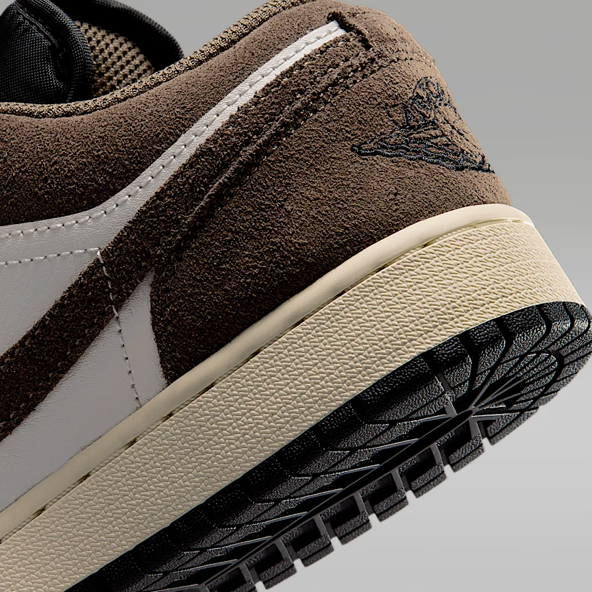 NIKE Air Jordan 1 LOW — Junior Shoes - Image 8
