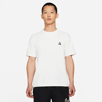 NIKE ACG — ショートスリーブ Tシャツ