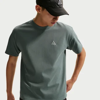 NIKE ACG — ショートスリーブ Tシャツ