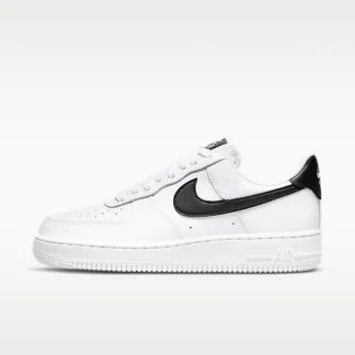 NIKE エア フォース 1 '07 — ウィメンズシューズ