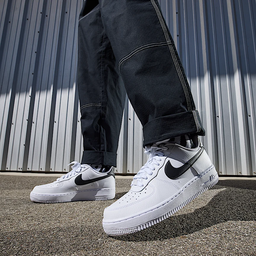 NIKE エア フォース 1 '07 — ウィメンズシューズ - Image 2