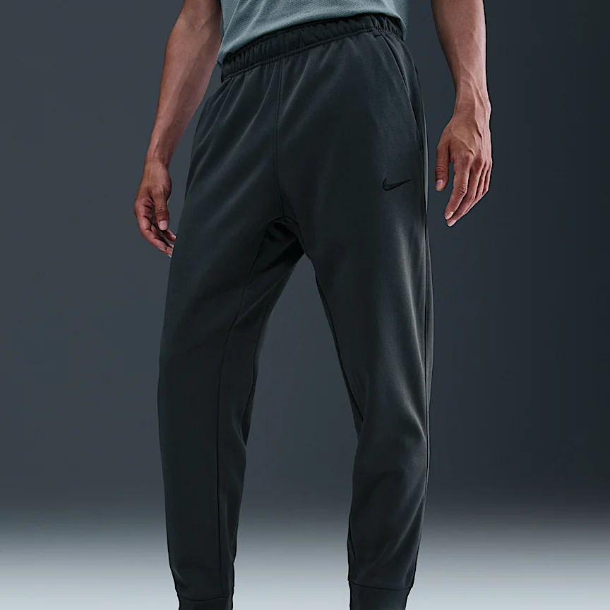 NIKE Therma-FIT — メンズ テーパード トレーニングパンツ - Image 2