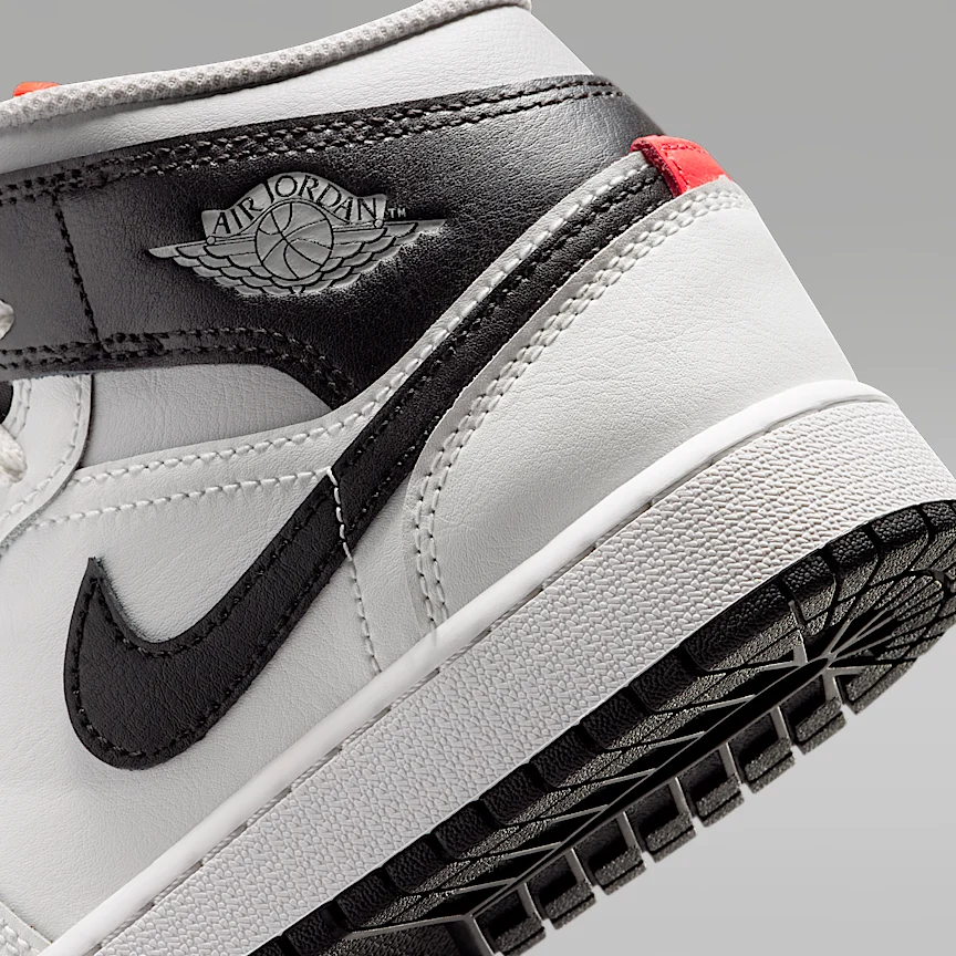 NIKE Air Jordan 1 MID — Junior Shoes - Image 8