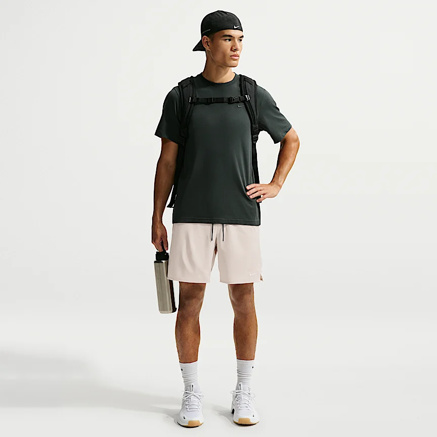 NIKE アンリミテッド — メンズ Dri-FIT 18cm バーサタイル ショートパンツ