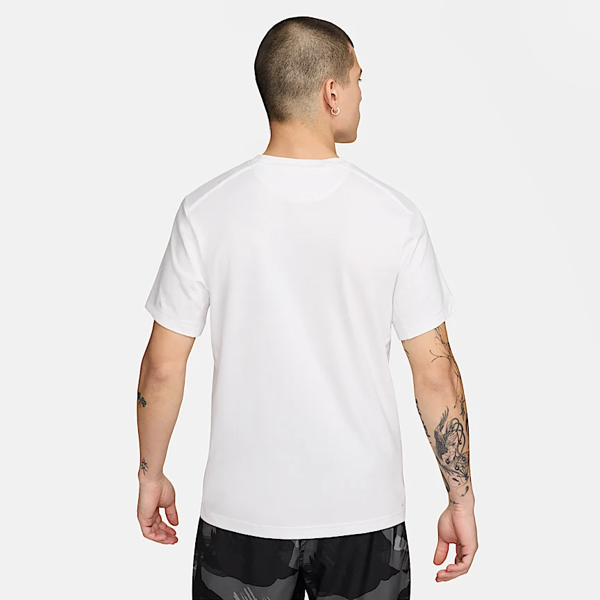 NIKE Dri-FIT プライマリー — メンズ トレーニング Tシャツ - Image 2