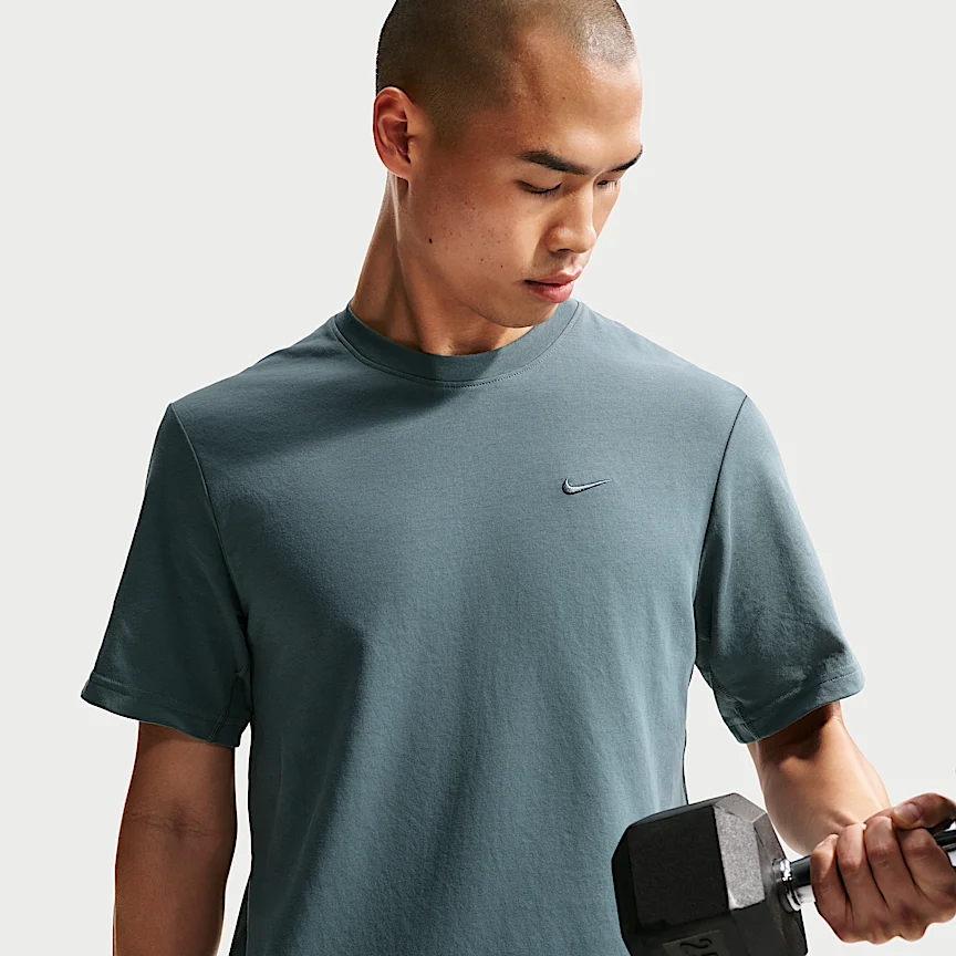 NIKE Dri-FIT プライマリー — メンズ トレーニング Tシャツ - Image 3