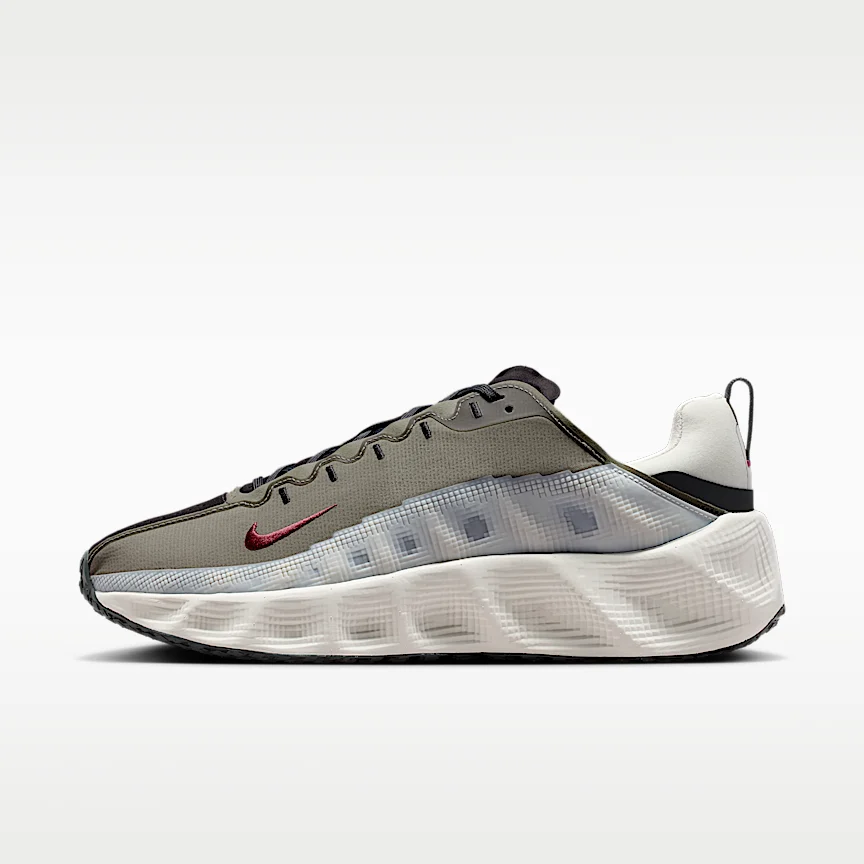 NIKE エイバ ローバー — シューズ