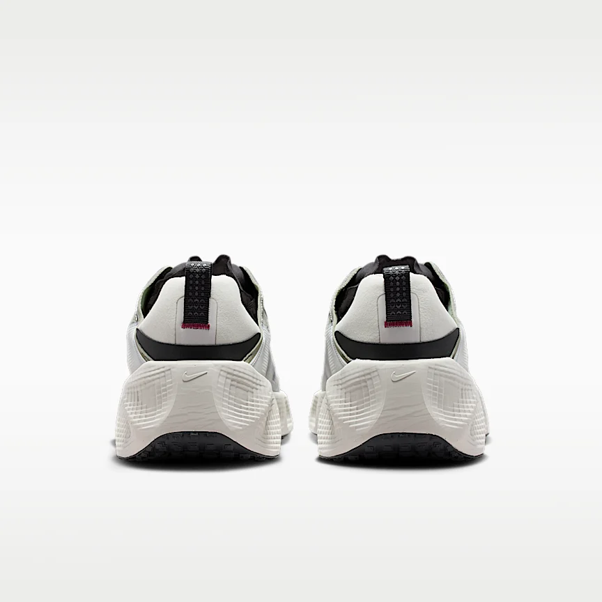 NIKE エイバ ローバー — シューズ - Image 6