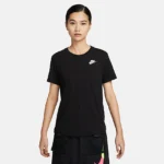 NIKE スポーツウェア クラブ エッセンシャル — ウィメンズ Tシャツ