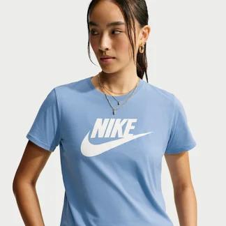 NIKE スポーツウェア エッセンシャル — ウィメンズ ロゴ Tシャツ