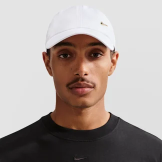 NIKE Dri-FIT Club — Unstructured Metal Swoosh Cap