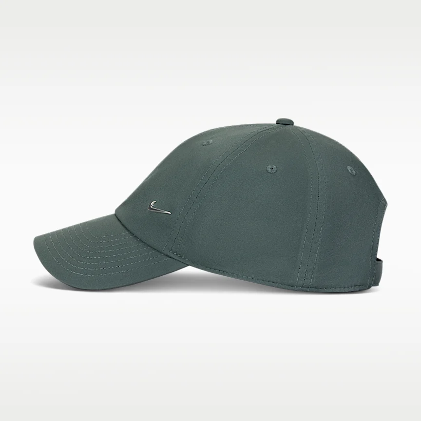 NIKE Dri-FIT クラブ — アンストラクチャード メタル スウッシュ キャップ - Image 5