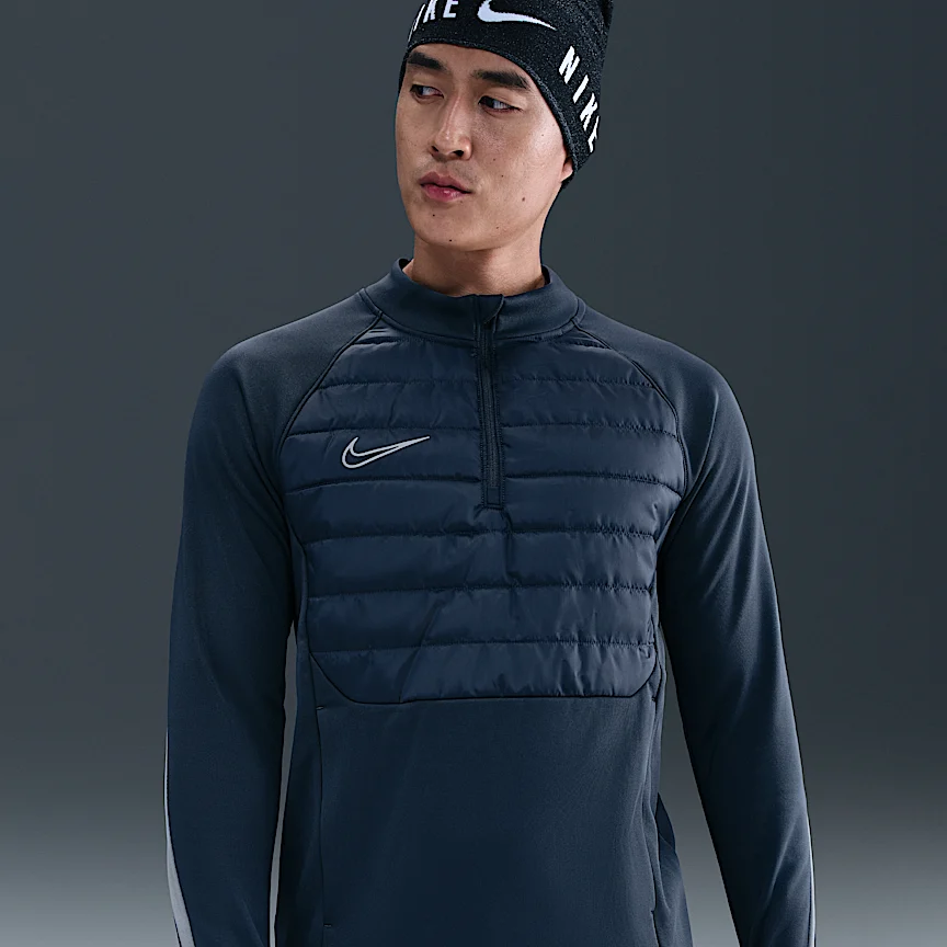 NIKE アカデミー ウィンター ウォリアー — メンズ Therma-FIT 1/2ジップ サッカートップ
