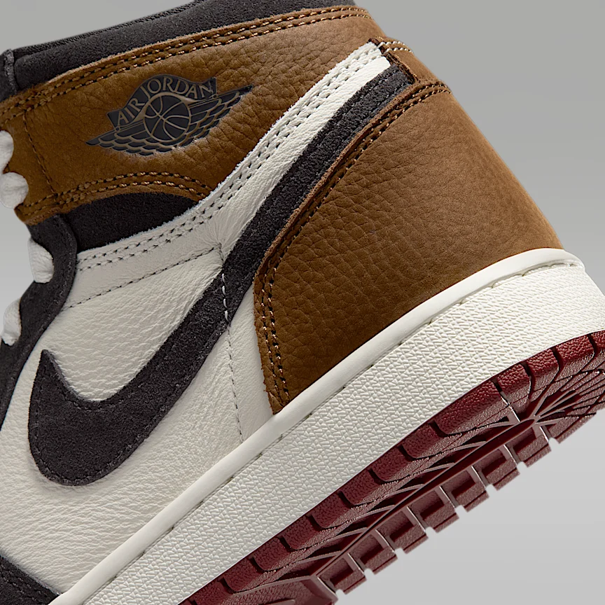 NIKE Air Jordan 1 High OG "Love Letter" — Big Kids' Shoes - Image 8