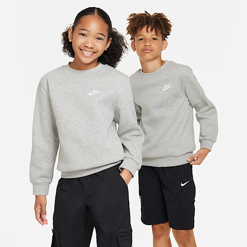 NIKE スポーツウェア クラブ フリース — ジュニアスウェットシャツ