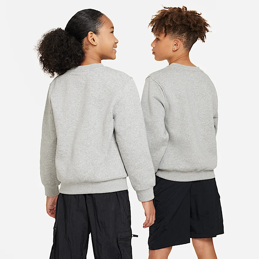 NIKE スポーツウェア クラブ フリース — ジュニアスウェットシャツ - Image 2