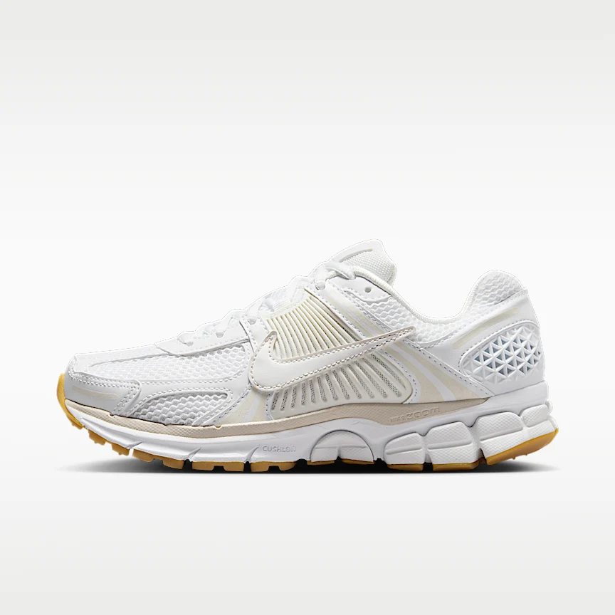 NIKE ズーム ボメロ 5 — ウィメンズシューズ リフレクティブ (再帰反射) アクセント付き