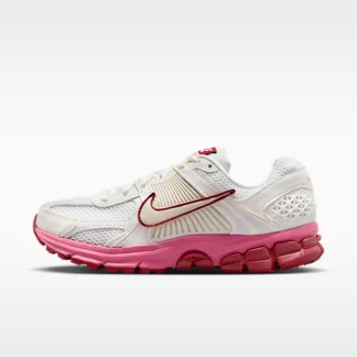 NIKE ズーム ボメロ 5 — ウィメンズシューズ リフレクティブ (再帰反射) アクセント付き