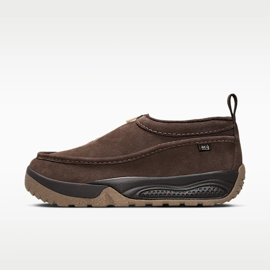 NIKE ACG アイジー — メンズシューズ