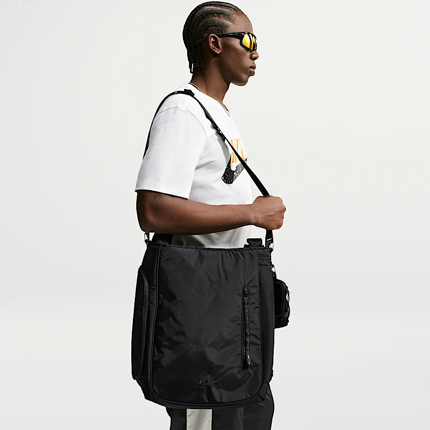 NIKE Commute — Tote Bag (20L)