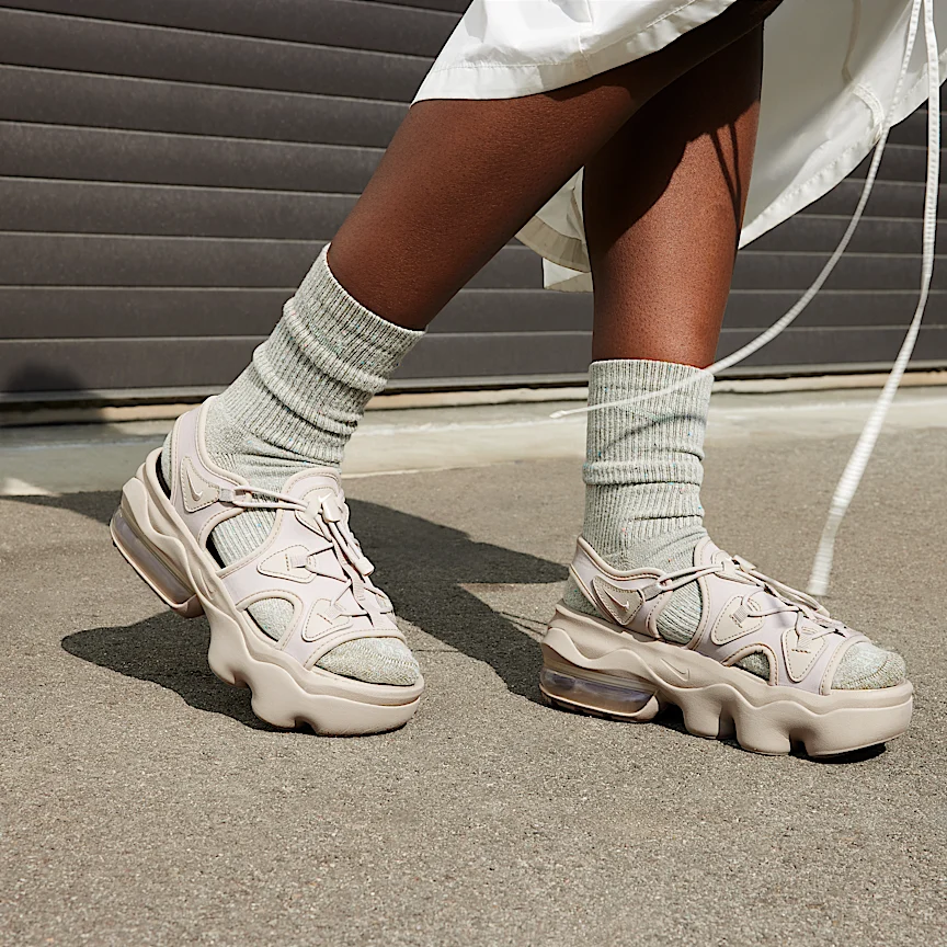 NIKE エア マックス ココ — ウィメンズサンダル - Image 2