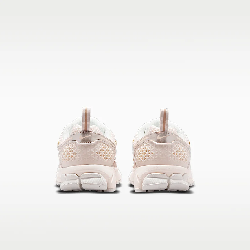 NIKE Vomero 5 — Big Kids' Shoes with Reflective Accents - Image 6