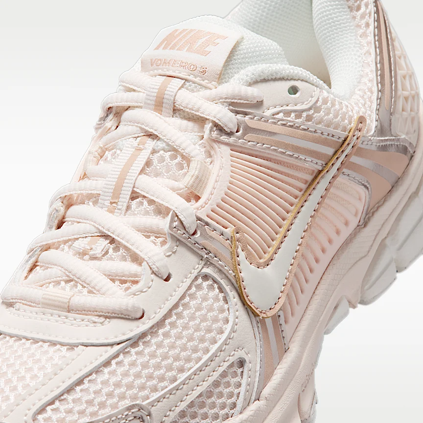 NIKE Vomero 5 — Big Kids' Shoes with Reflective Accents - Image 7