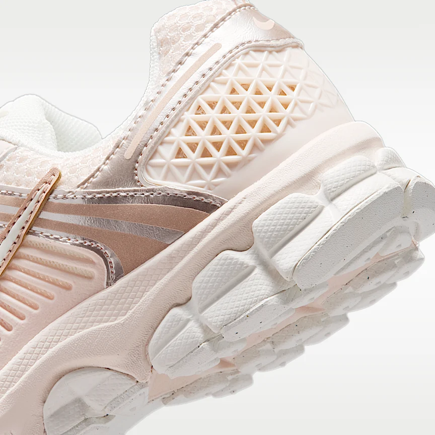 NIKE Vomero 5 — Big Kids' Shoes with Reflective Accents - Image 8