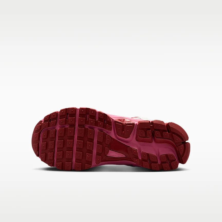 NIKE Vomero 5 — Big Kids' Shoes with Reflective Accents - Image 2