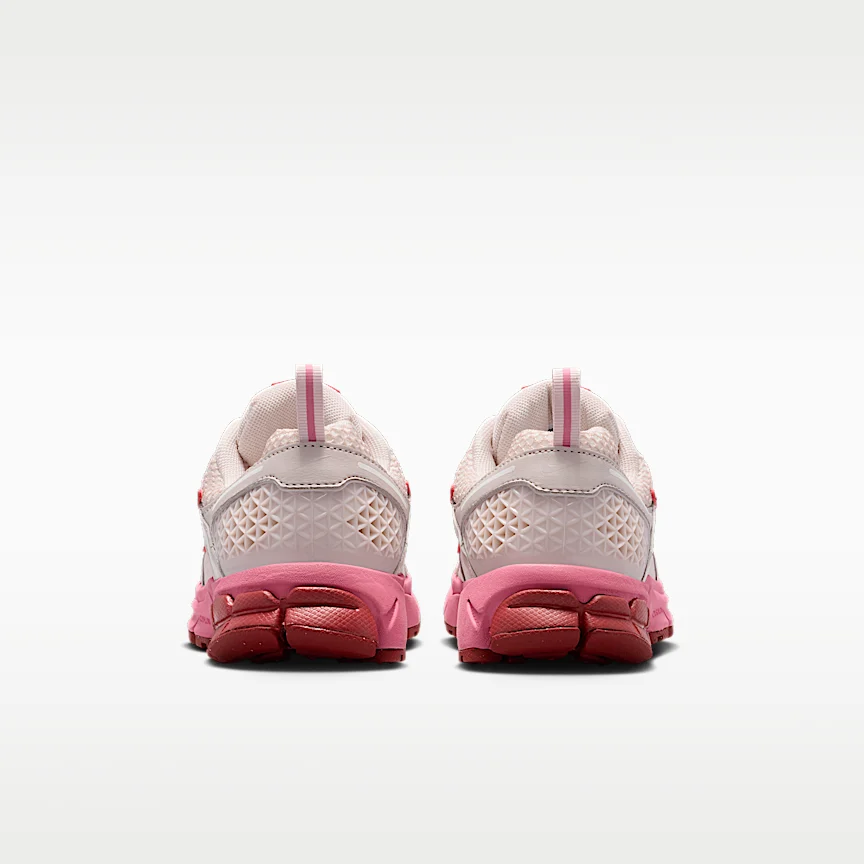 NIKE Vomero 5 — Big Kids' Shoes with Reflective Accents - Image 6