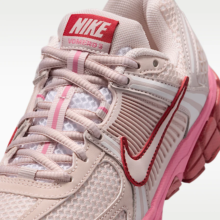 NIKE Vomero 5 — Big Kids' Shoes with Reflective Accents - Image 7
