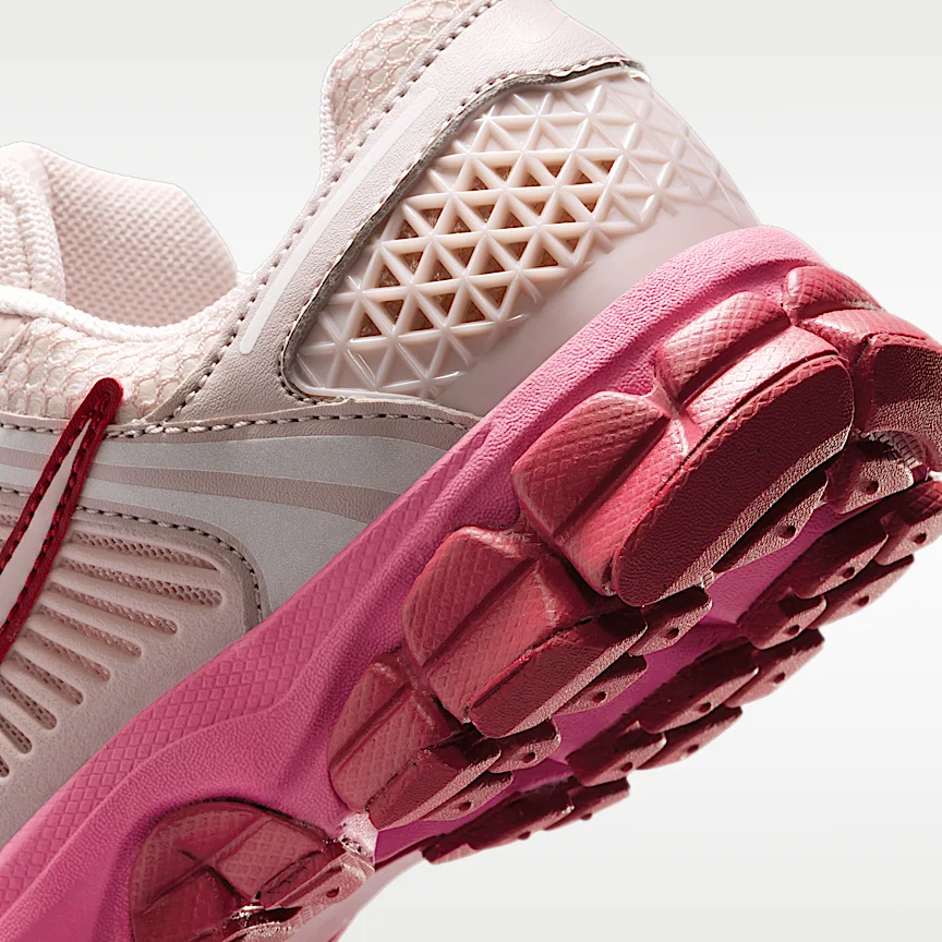 NIKE Vomero 5 — Big Kids' Shoes with Reflective Accents - Image 8