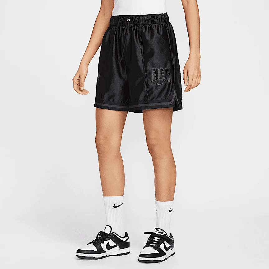 NIKE スポーツウェア — ウィメンズ ルーズ ミッドライズ グラフィック ショートパンツ
