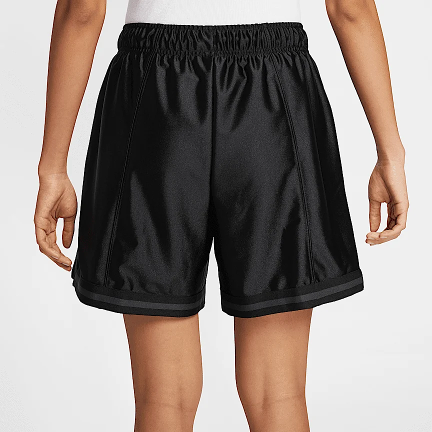 NIKE スポーツウェア — ウィメンズ ルーズ ミッドライズ グラフィック ショートパンツ - Image 3