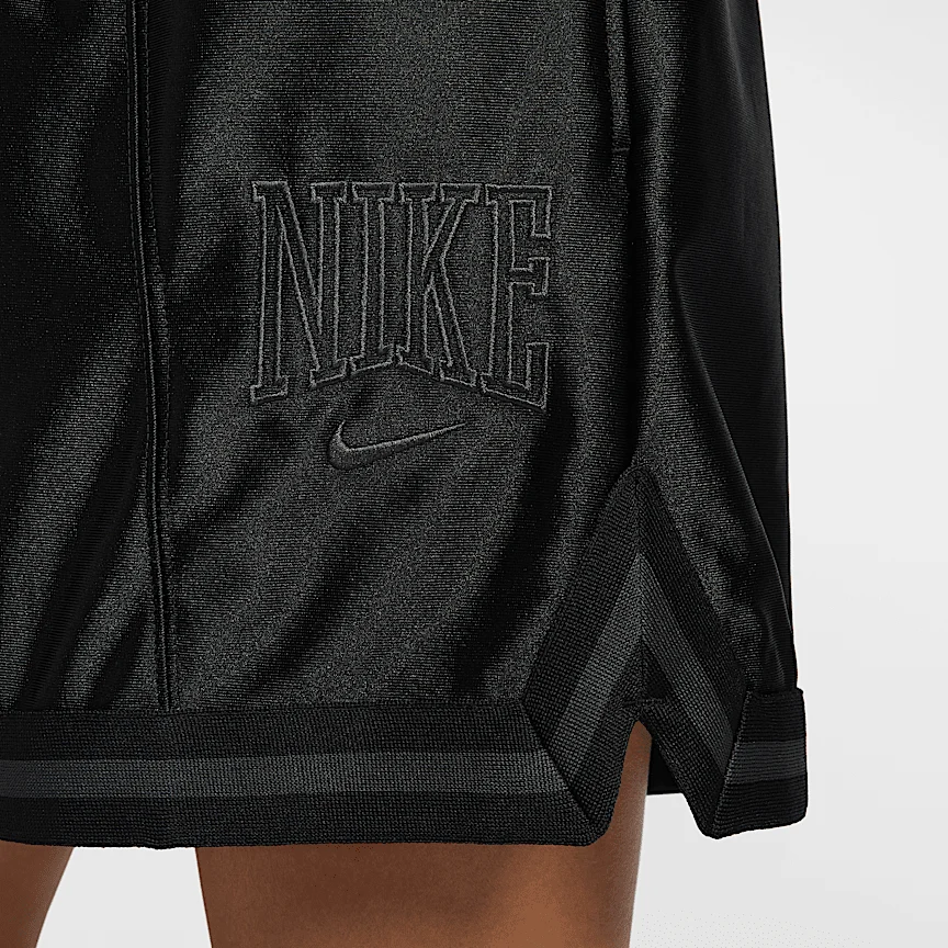 NIKE スポーツウェア — ウィメンズ ルーズ ミッドライズ グラフィック ショートパンツ - Image 7