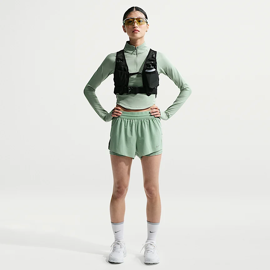NIKE スウィフト — ウィメンズ Dri-FIT ミッドライズ 2イン1 ランニングショートパンツ