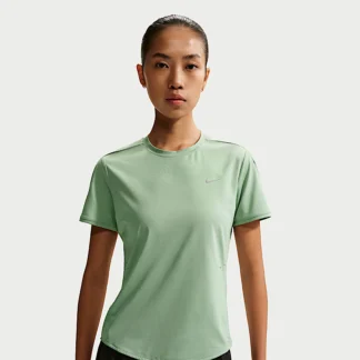 NIKE スウィフト — ウィメンズ Dri-FIT ショートスリーブ ランニングトップ