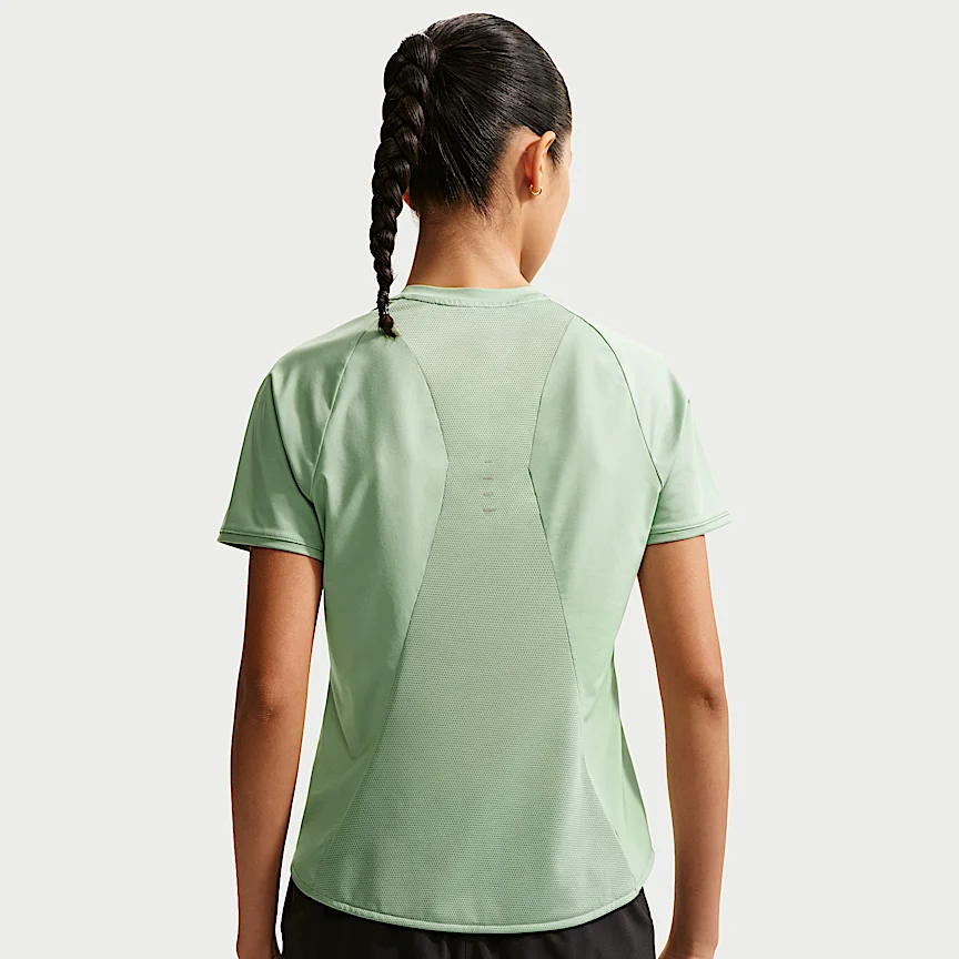 NIKE スウィフト — ウィメンズ Dri-FIT ショートスリーブ ランニングトップ - Image 2