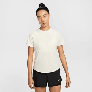 NIKE スウィフト — ウィメンズ Dri-FIT ショートスリーブ ランニングトップ