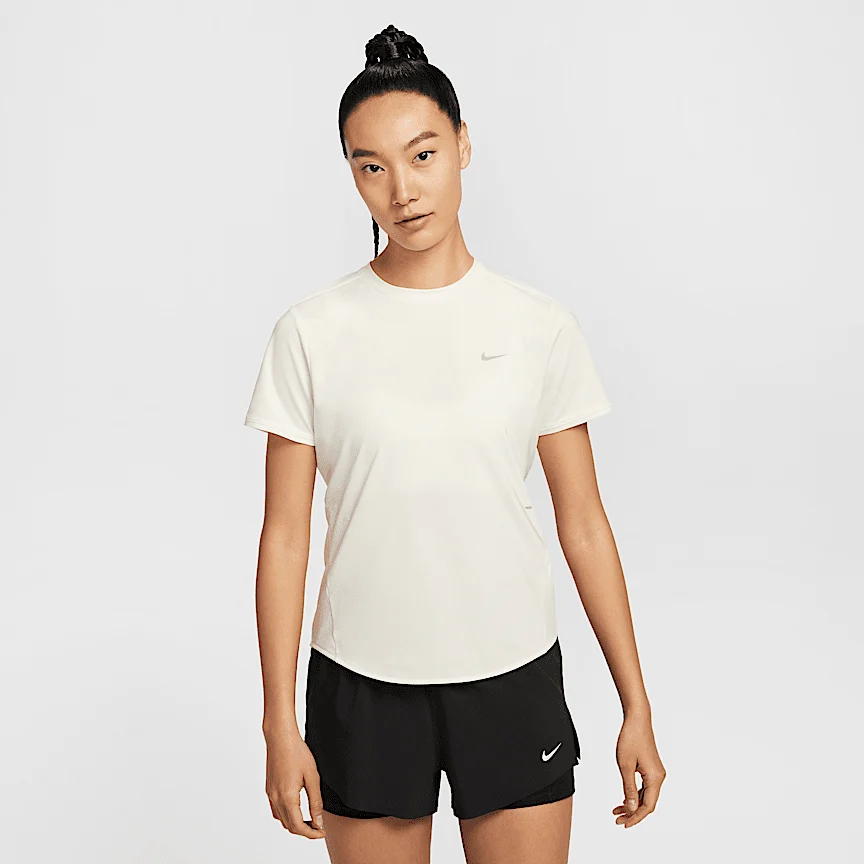 NIKE スウィフト — ウィメンズ Dri-FIT ショートスリーブ ランニングトップ