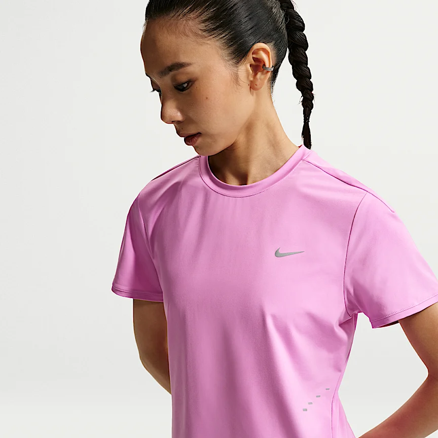 NIKE スウィフト — ウィメンズ Dri-FIT ショートスリーブ ランニングトップ