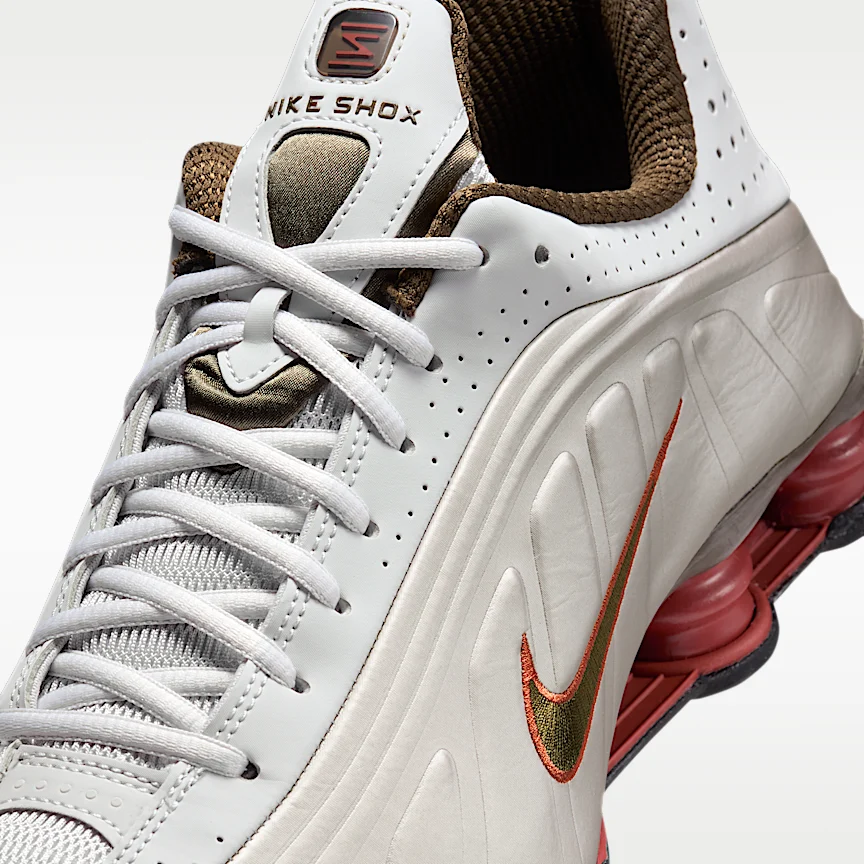 NIKE ショックス R4 — メンズシューズ - Image 7