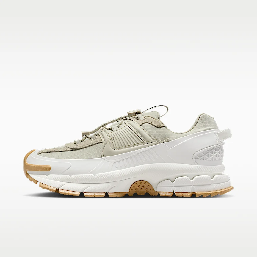 NIKE Zoom Vomero Roam — Women's Winterized Shoes
