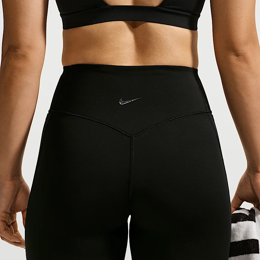NIKE ユニバーサ — ウィメンズ ハイウエスト 13cm バイカーショートパンツ フロントシームなし - Image 3