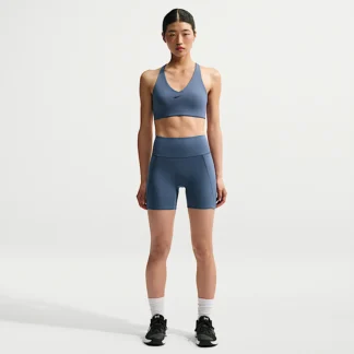 NIKE ユニバーサ — ウィメンズ ハイウエスト 13cm バイカーショートパンツ フロントシームなし