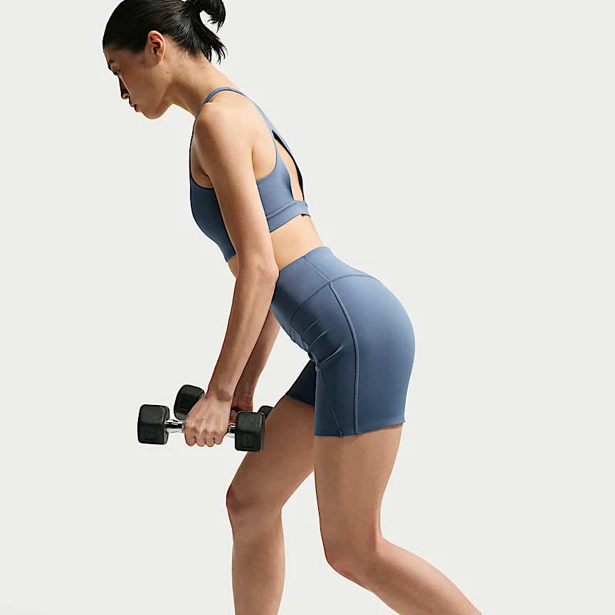NIKE ユニバーサ — ウィメンズ ハイウエスト 13cm バイカーショートパンツ フロントシームなし - Image 4