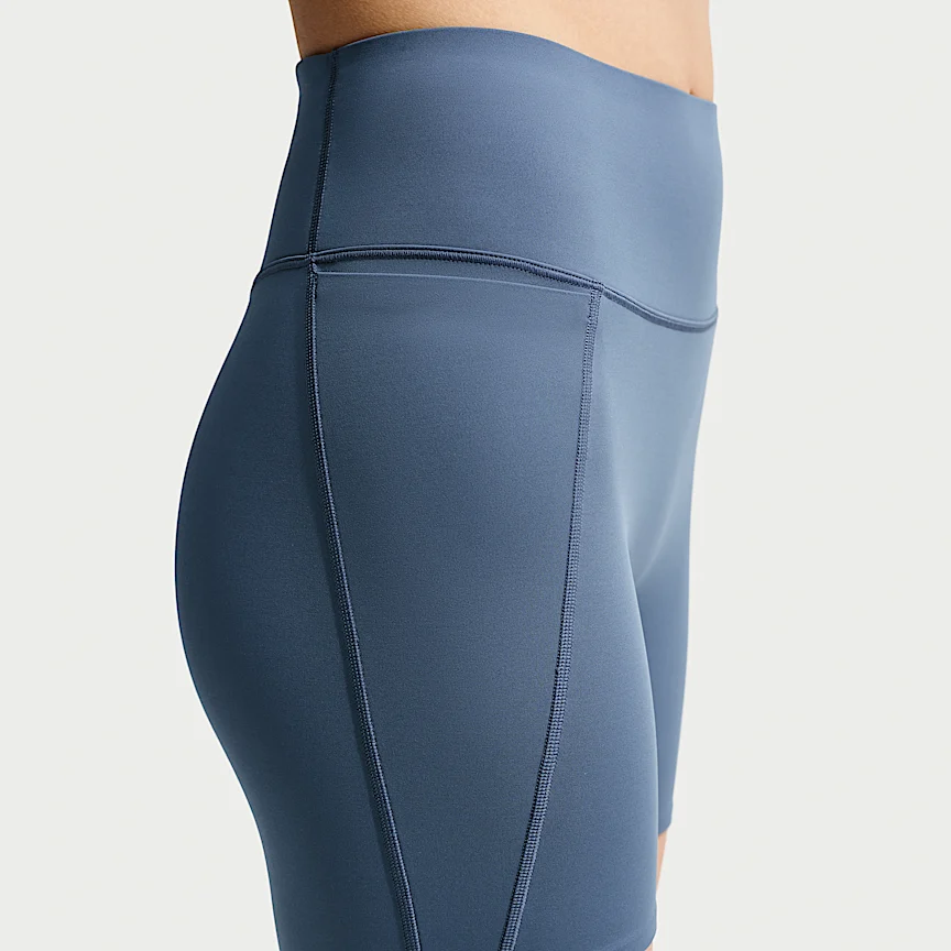 NIKE ユニバーサ — ウィメンズ ハイウエスト 13cm バイカーショートパンツ フロントシームなし - Image 7