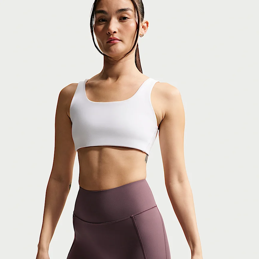 NIKE ユニバーサ — ウィメンズ ハイウエスト 13cm バイカーショートパンツ フロントシームなし - Image 2