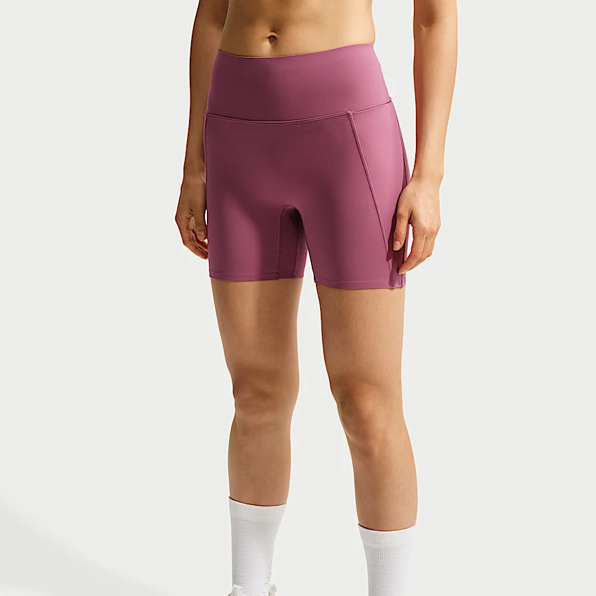 NIKE ユニバーサ — ウィメンズ ハイウエスト 13cm バイカーショートパンツ フロントシームなし - Image 2